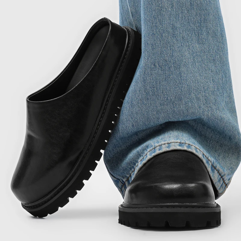 Black Casual Lazy Commuting Men Shoes New Outdoor Men Slippers Retro Thick Soled Boken Shoes