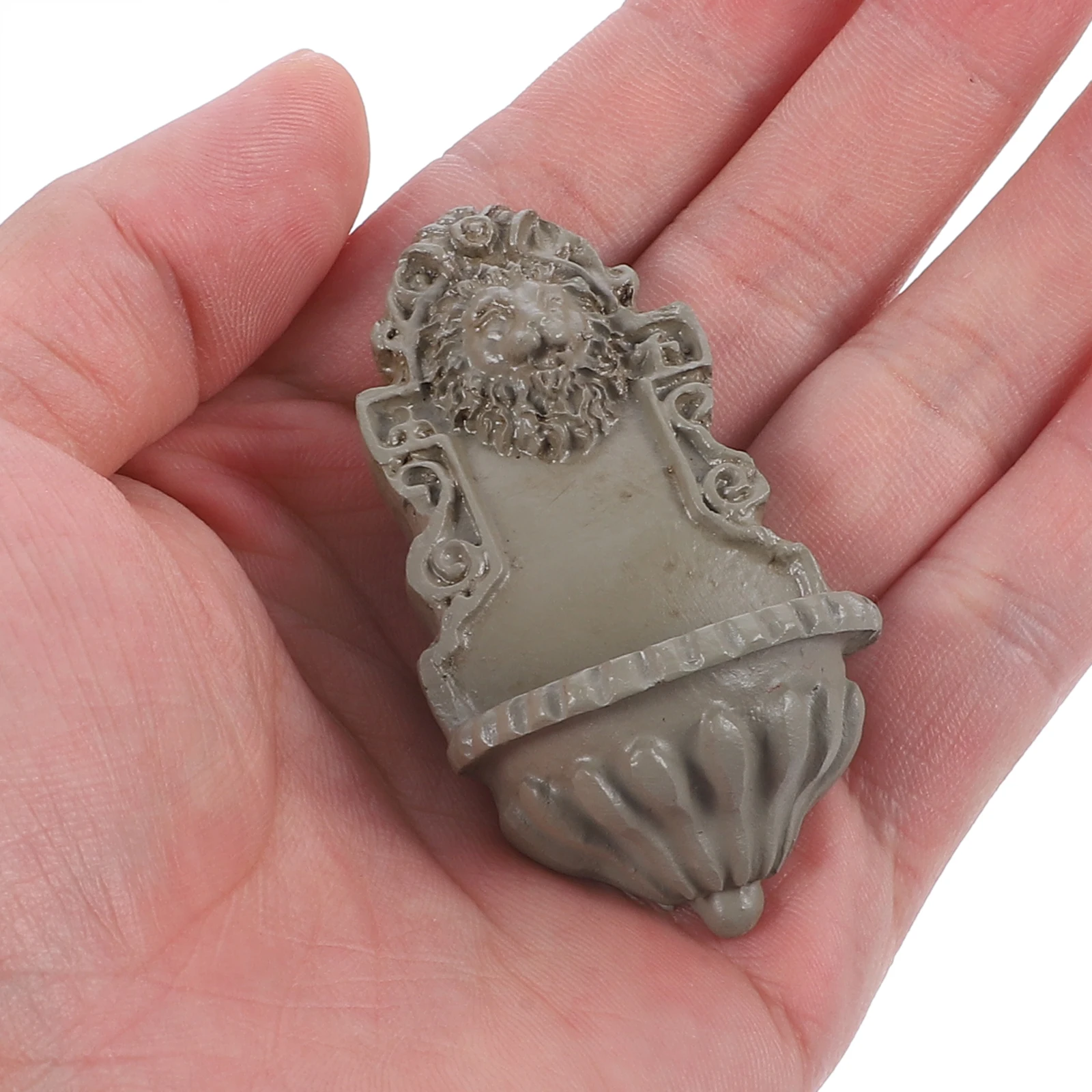 

Мини-голова льва, настенный декор, серая смола, ремесло для кукольного домика, мебель, садовый пруд, фонтан, реквизит, крошечный дом, аксессуар, погода