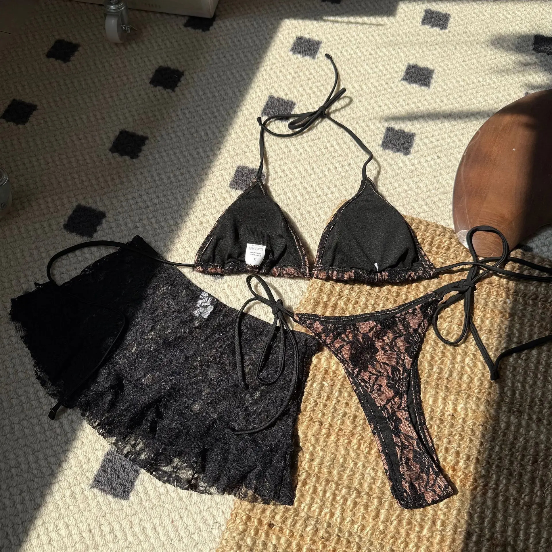 Costume da bagno a tre pezzi in tessuto di pizzo con bikini pareo ispirato al costume da bagno da donna costumi da bagno costumi da bagno Vacay Outfit Biquini