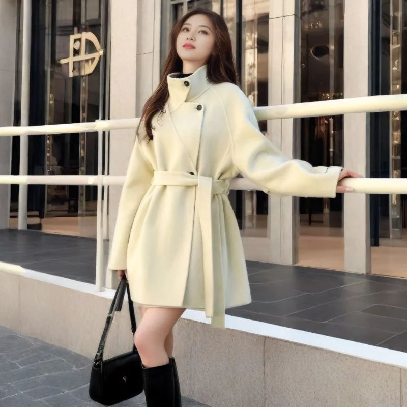 

2025Autumn Winter Loose Vintage Elegant Overcoat Woman Bandage Design Retro Harajuku Coat Female Warm High Street Chic Clothing