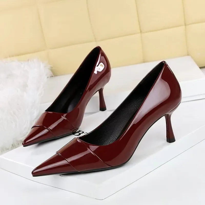 

Черные элегантные туфли-лодочки на высоком каблуке телесного цвета, люксовый бренд, тренд 2026 года, с острым носком, сексуальные вечерние туфли для женщин