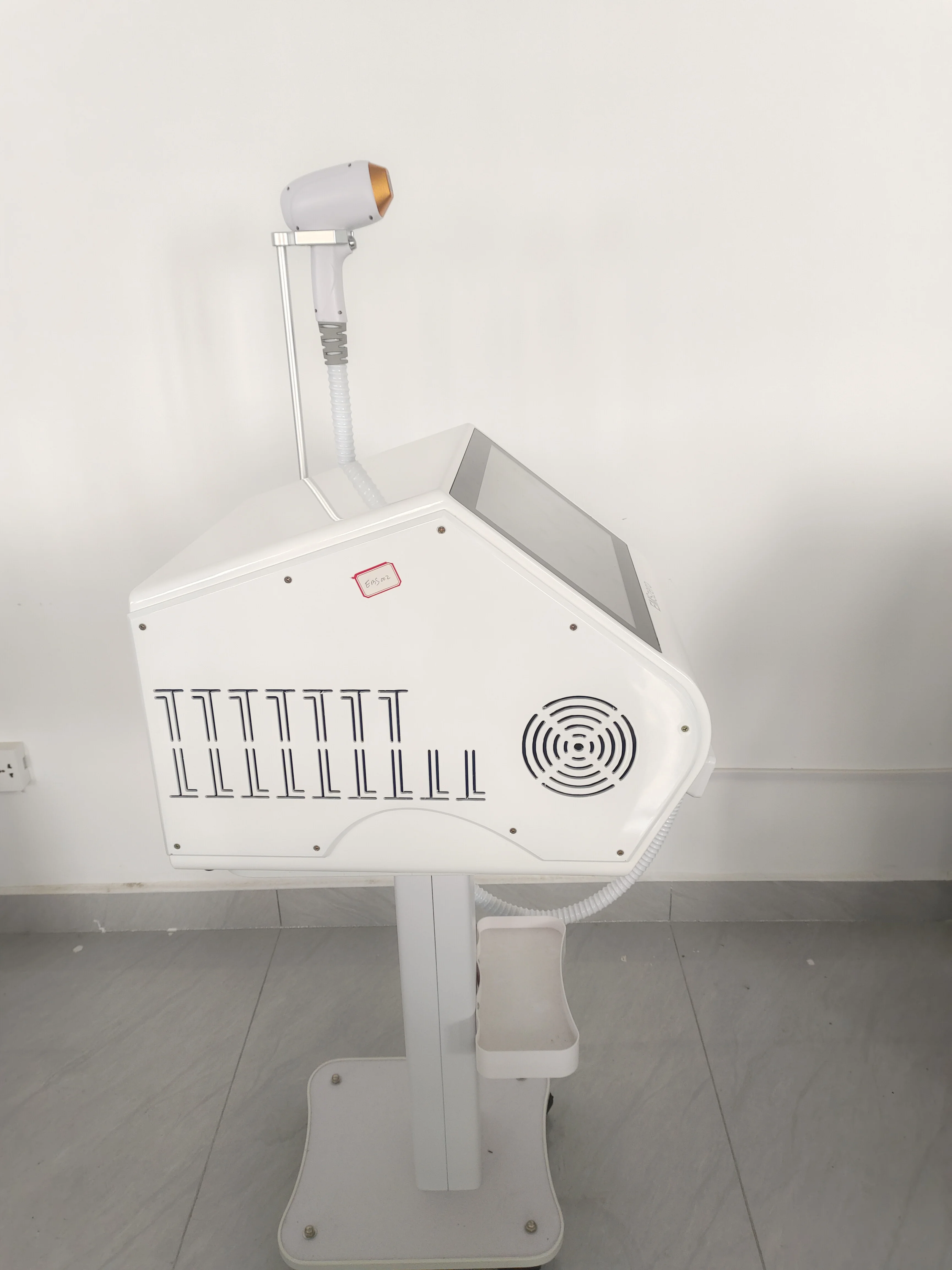 Ultimo salone di bellezza permanente portatile professionale a 3 lunghezze d'onda punto di ghiaccio indolore 808nm a diodi laser