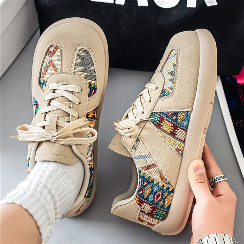 

New Sports shoes Fashion large size Casual Loafers men shoes sneakers Modern Design Elastic