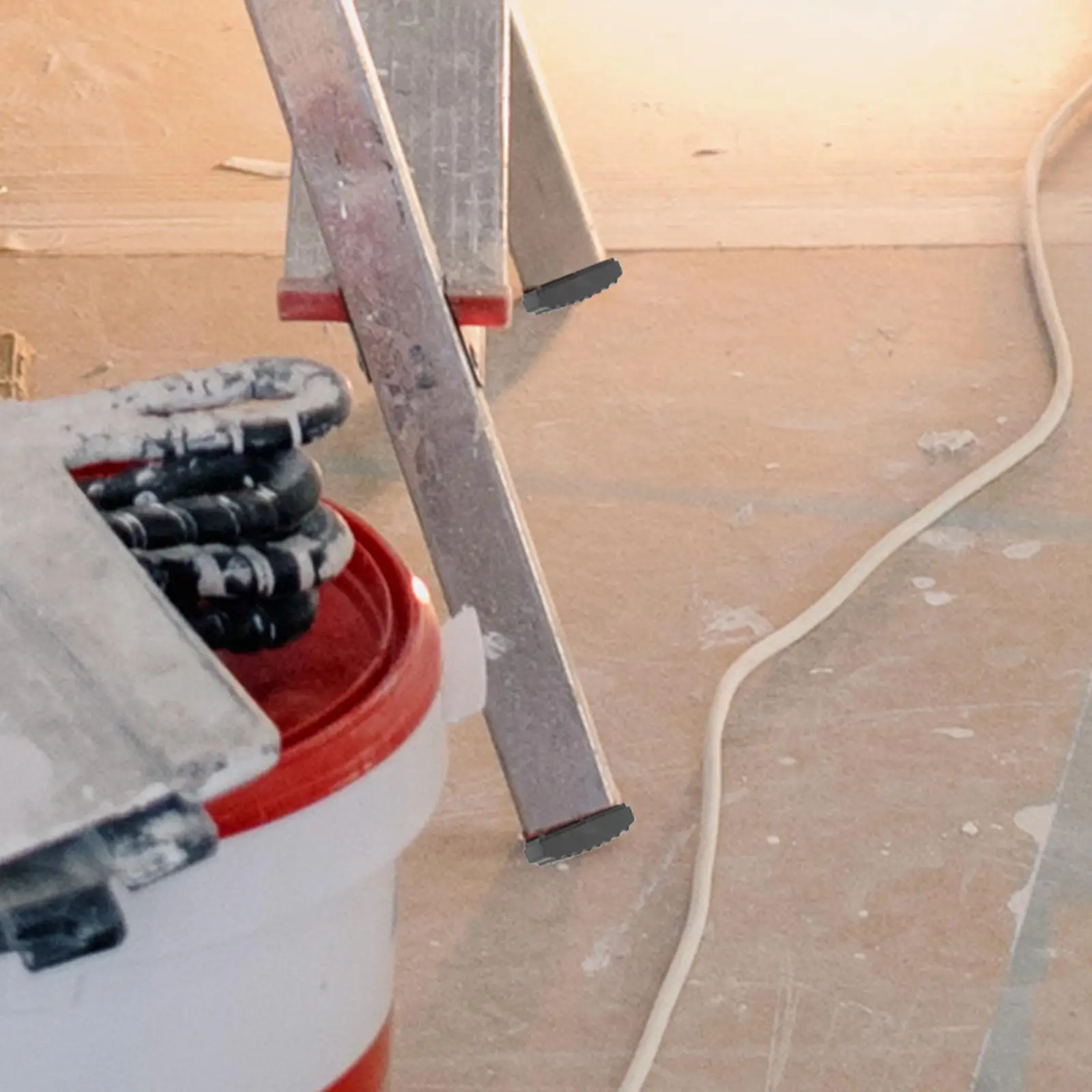 Рисунок 4 - нескользящие чехлы на ножки лестницы