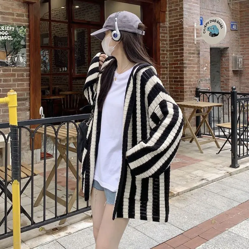 Female Clothing Korean Striped Knitted Cardigan Autumn Winter Long Sleeve Stylish Pockets Spliced Casual Hooded Loose Sweaters