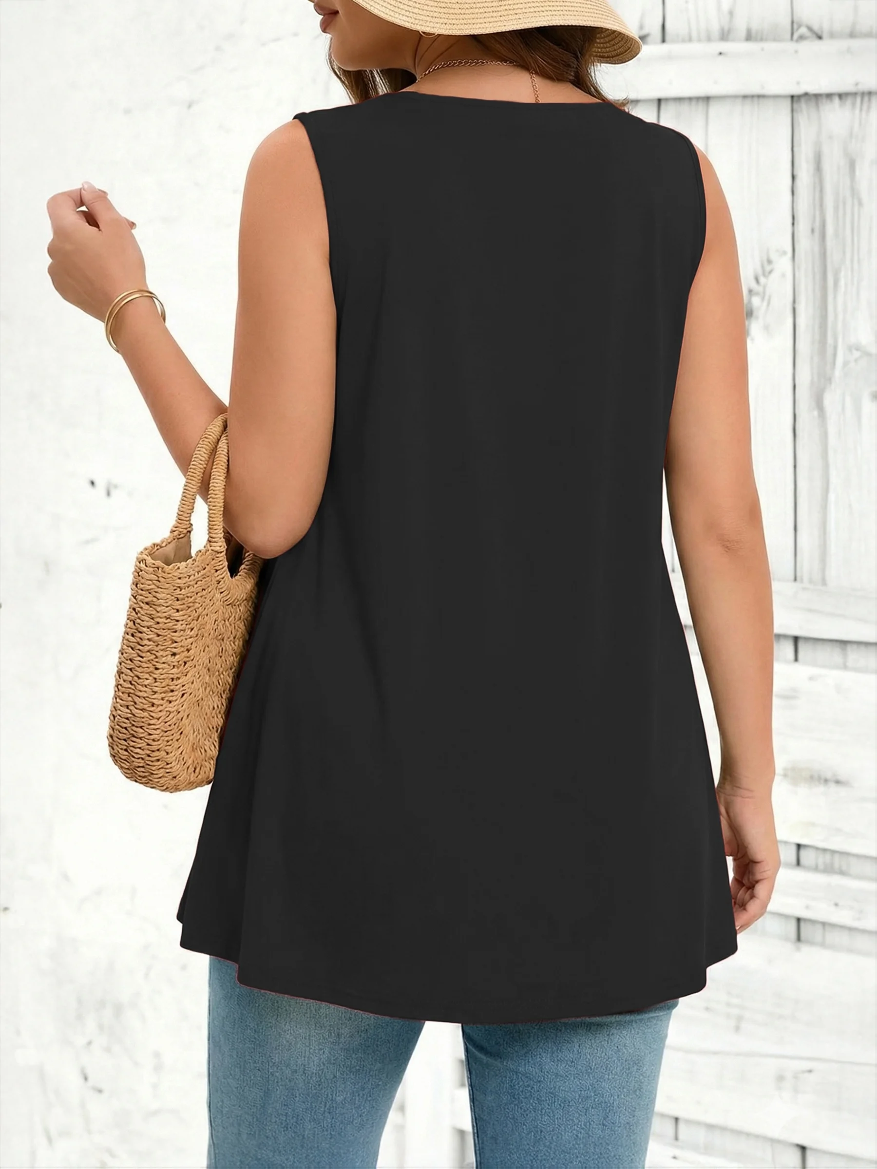 Schickes ärmelloses Oberteil mit Wellenausschnitt für Damen in großen Größen für sommerliche Vibes – Detail 4