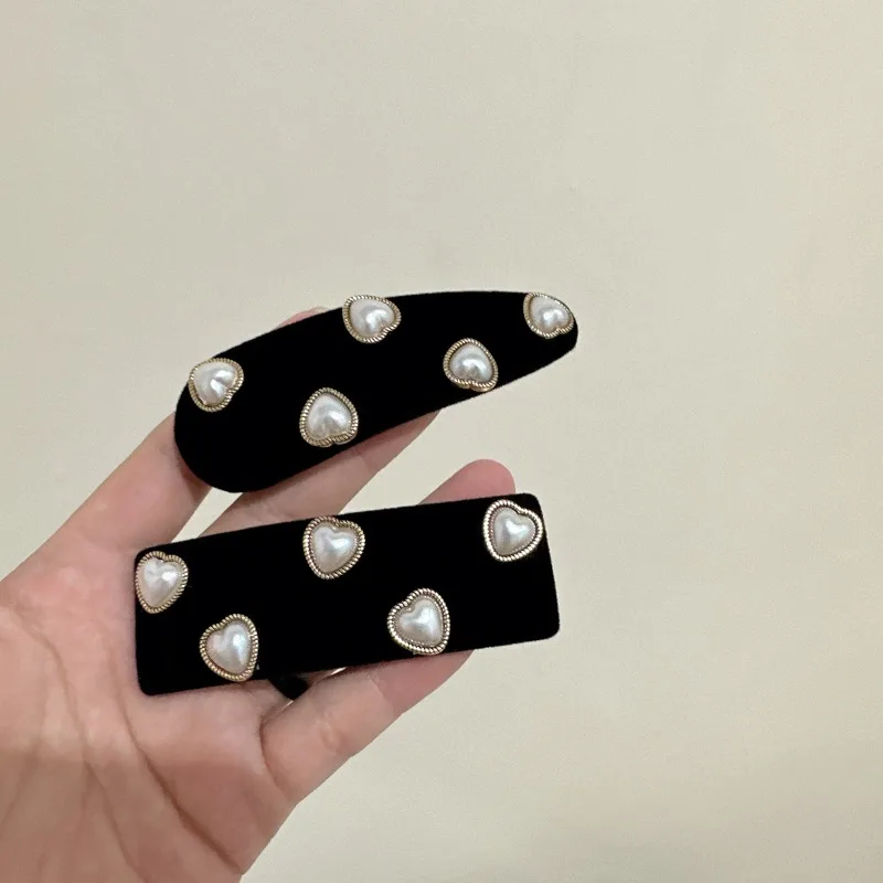 

Black Velvet Hair Clip Crystal Heart Rhinestone Non Slip Breathable Lightweight BB Clip for Bangs Side Hair Pin Women Daily Use