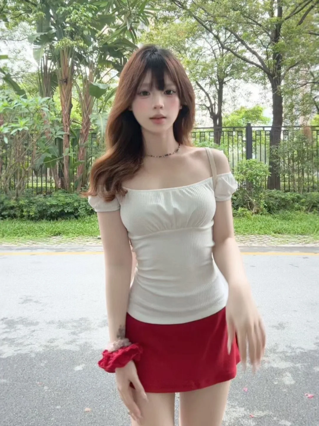 

Red One-Shoulder Short Skirt Set Summer Fashion Unique Small Size Comfortable Bubble Sleeve Casual Style Women's Two-Piece Suit