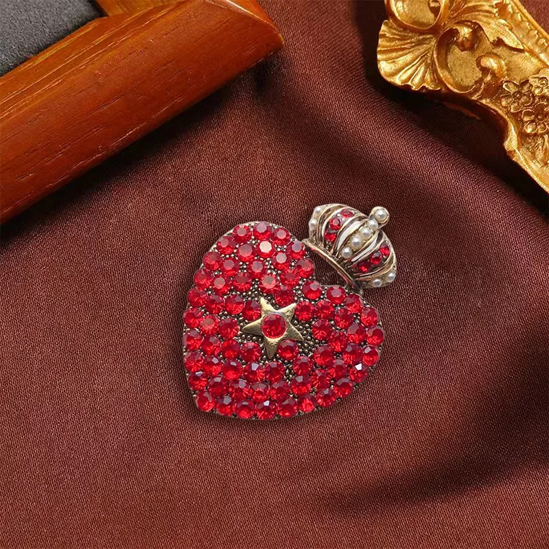Cross border vintage love crown brooch with full diamond five pointed star heart-shaped chest flower brooch accessory