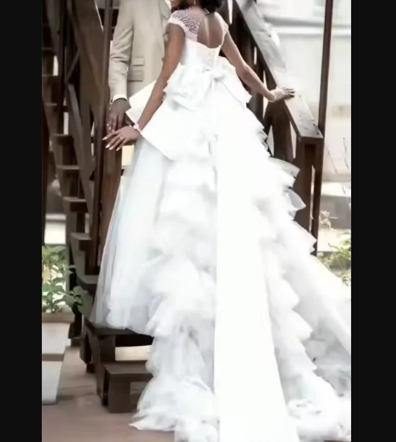 Mangas casquillo personalizadas, apliques de cuentas brillantes, vestido De novia, tren De barrido, vestidos De novia negros para niñas