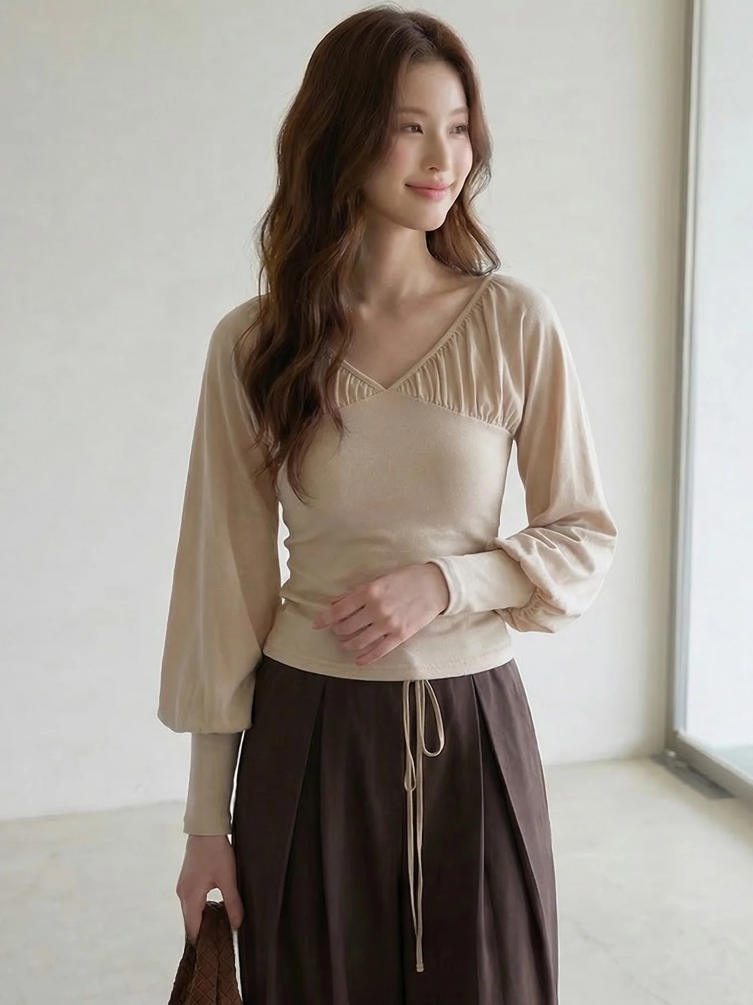 

Slim Fit Long Sleeve V-Neck T-Shirt Women's Spring Summer High Waist Gathered Skirt Style Versatile Top French Style Pure Color