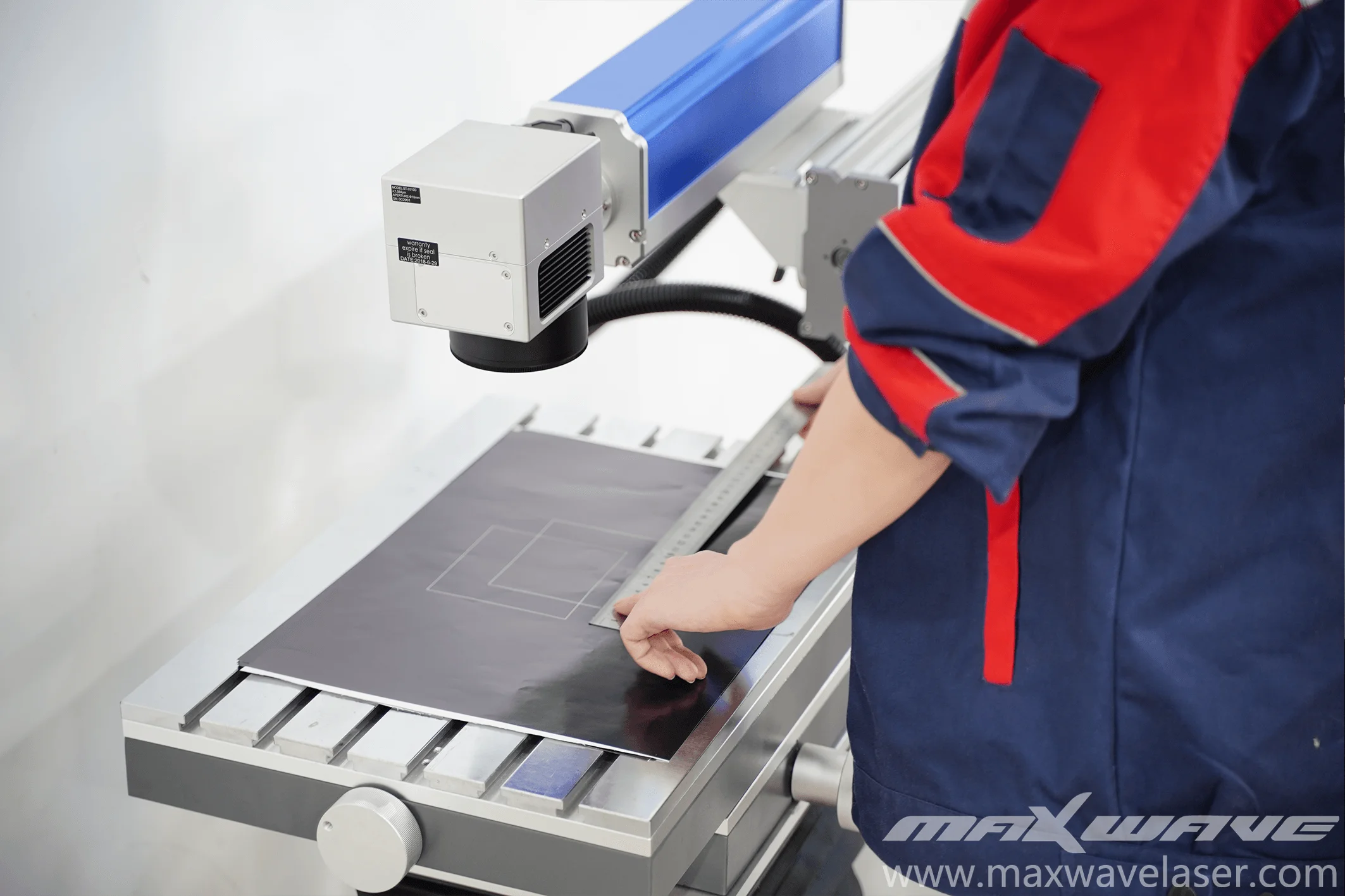 Maxwave laser marking machine fiber-optic high speed easy to operate for starting business industrail use