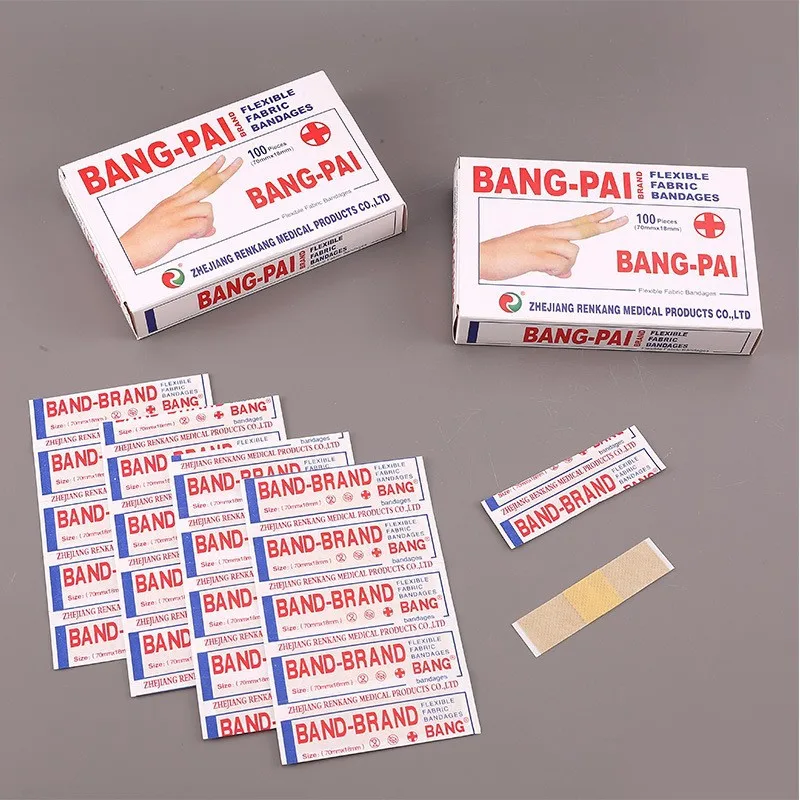 100 ชิ้นกันน้ํา Breathable Sticky Plaster Outdoor Camping ผ้าพันแผลทางการแพทย์ Hemostatic Dressing Patch Family Reserve Band Aid