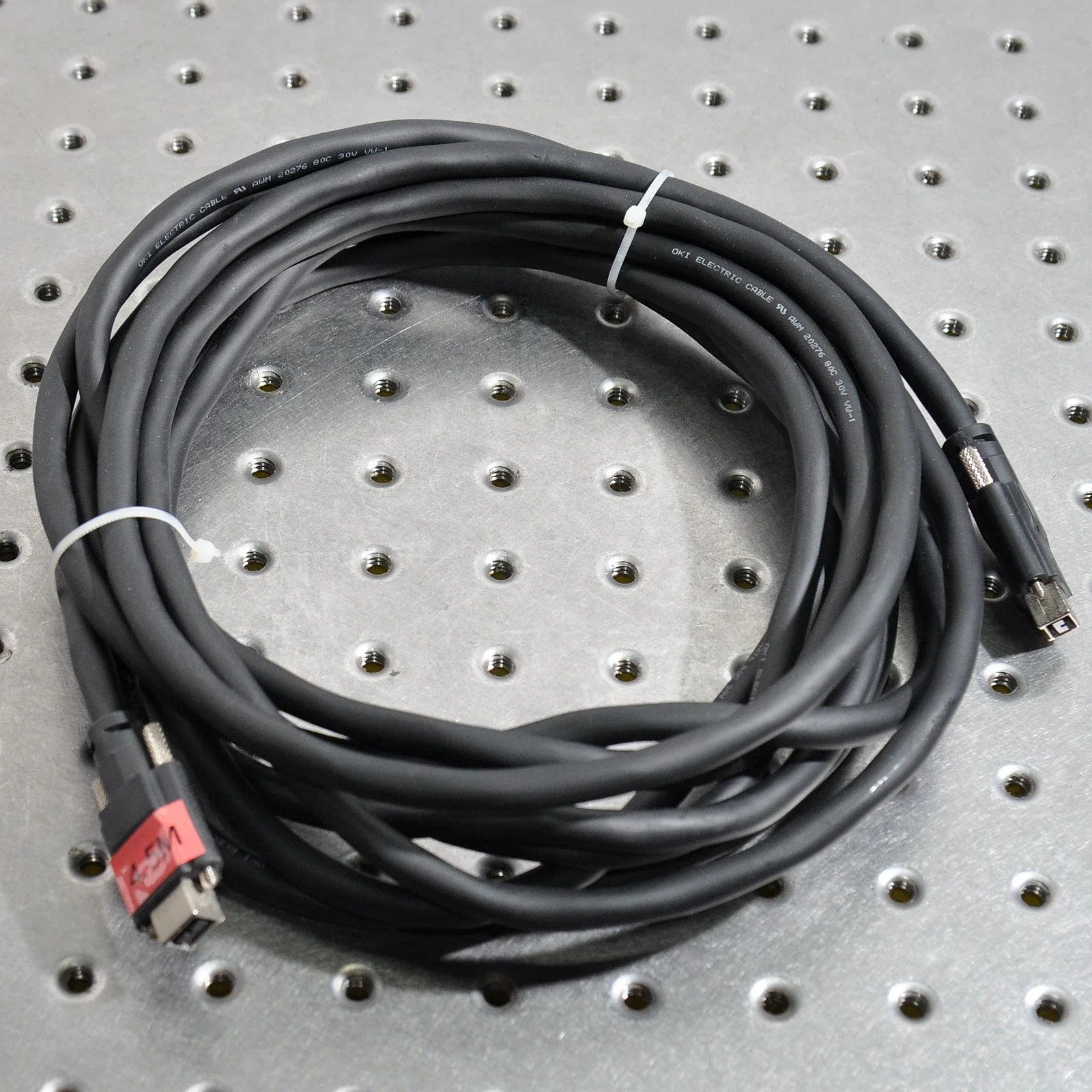 

Grey Point Camera Line IEEE 1394B 2 Generation 4.5 Meters Used