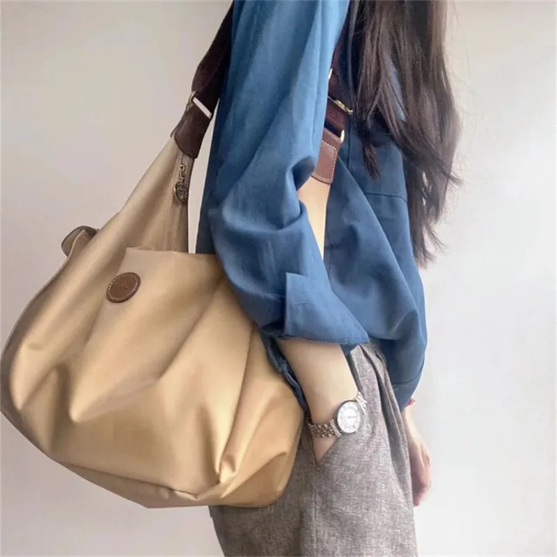 Star-studded identical mailbag for men and women - large capacity computer bag - single shoulder crossbody bag