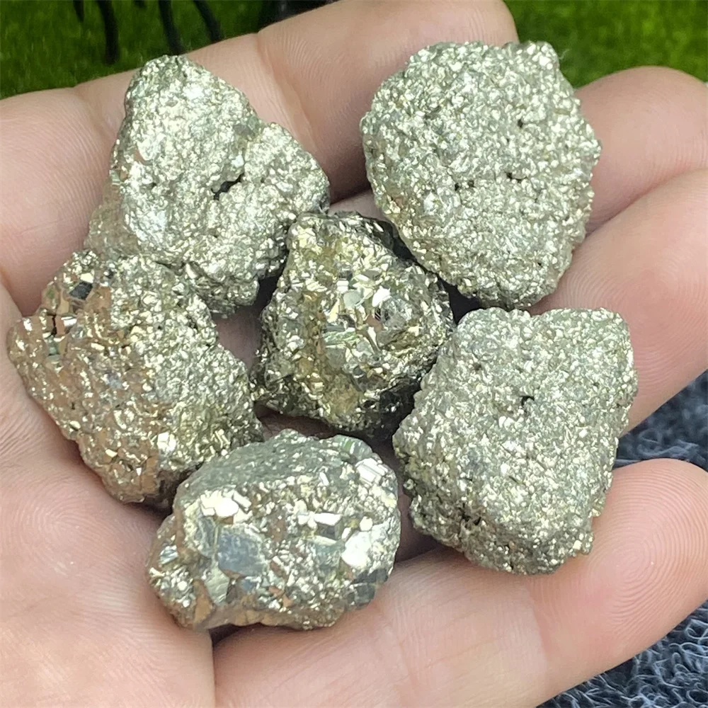 

Natural Mineral Chalcopyrite Rough Gem Ore Specimen Reiki Healing Crystal Irregular Stone Rock Garden Bonsai Aquarium Home Decor