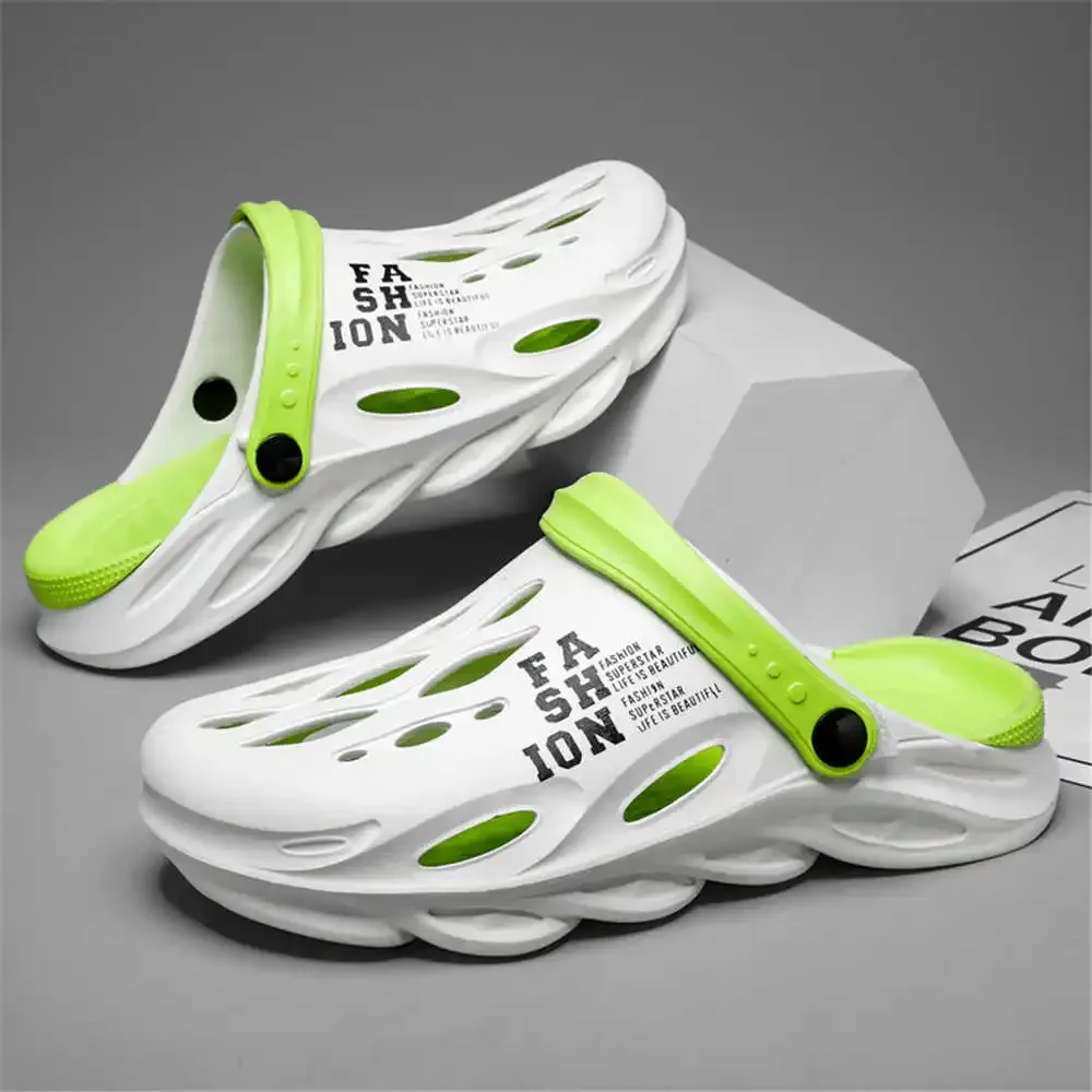 Clogging Slip-ons Anti Slip Slipper For Running Men Shoes Men Sandals White Sneakers Sports Order Street Footwear Skor