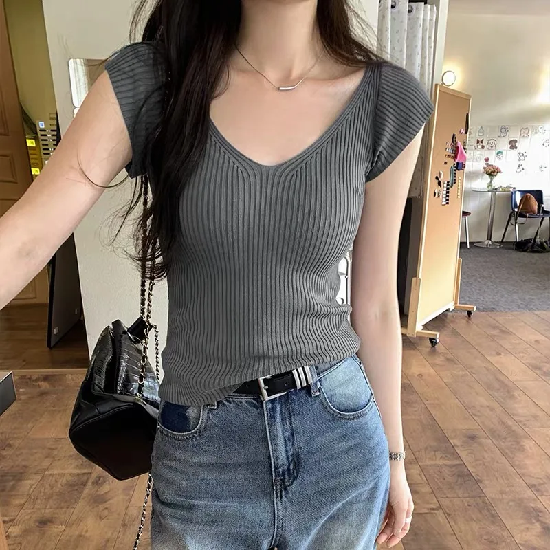 Maglietta vintage lavorata a maglia per le donne con scollo a V estate semplice casual Crop Top Y2k manica corta Tees moda coreana femminile Solid T-shirt