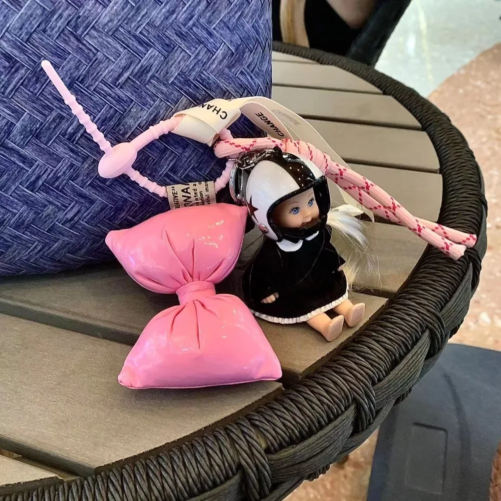 Nuevo lindo colgante de muñeca Barbie adorno colgante DIY cambiar ropa llavero de coche llavero para muñeca Barbie