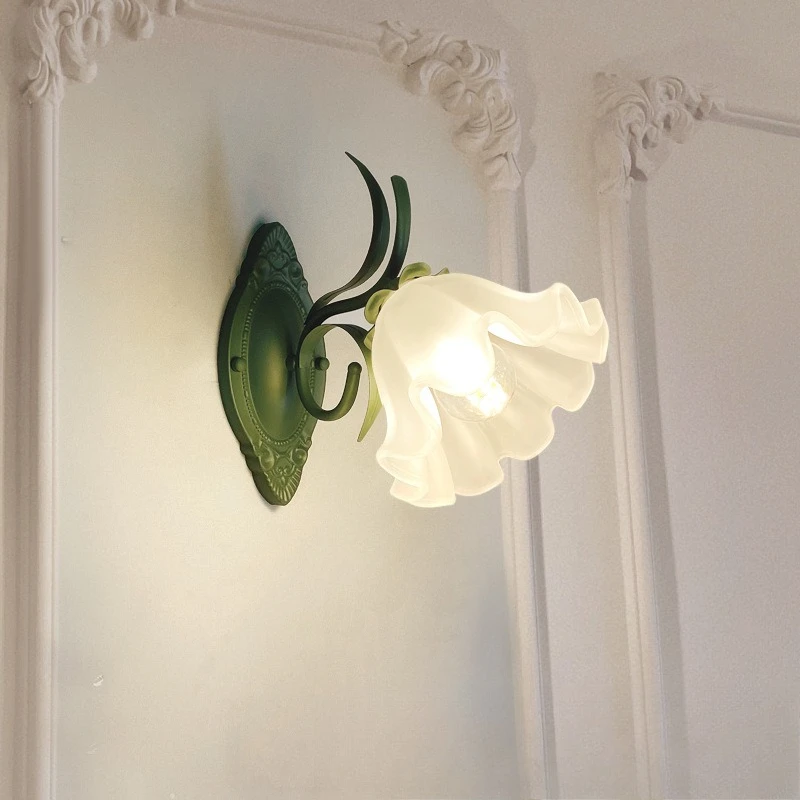 

French pastoral living room wall creative flower aisle background wall decorative lamp Internet celebrity bedroom