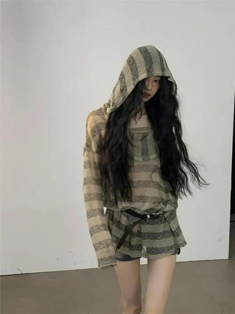 Genayooa Grunge Aesthetic T-shirt Women Long Sleeve Striped Off Shoulder Y2k Vintage Tops Streetwear Punk Style Tshits 2000s