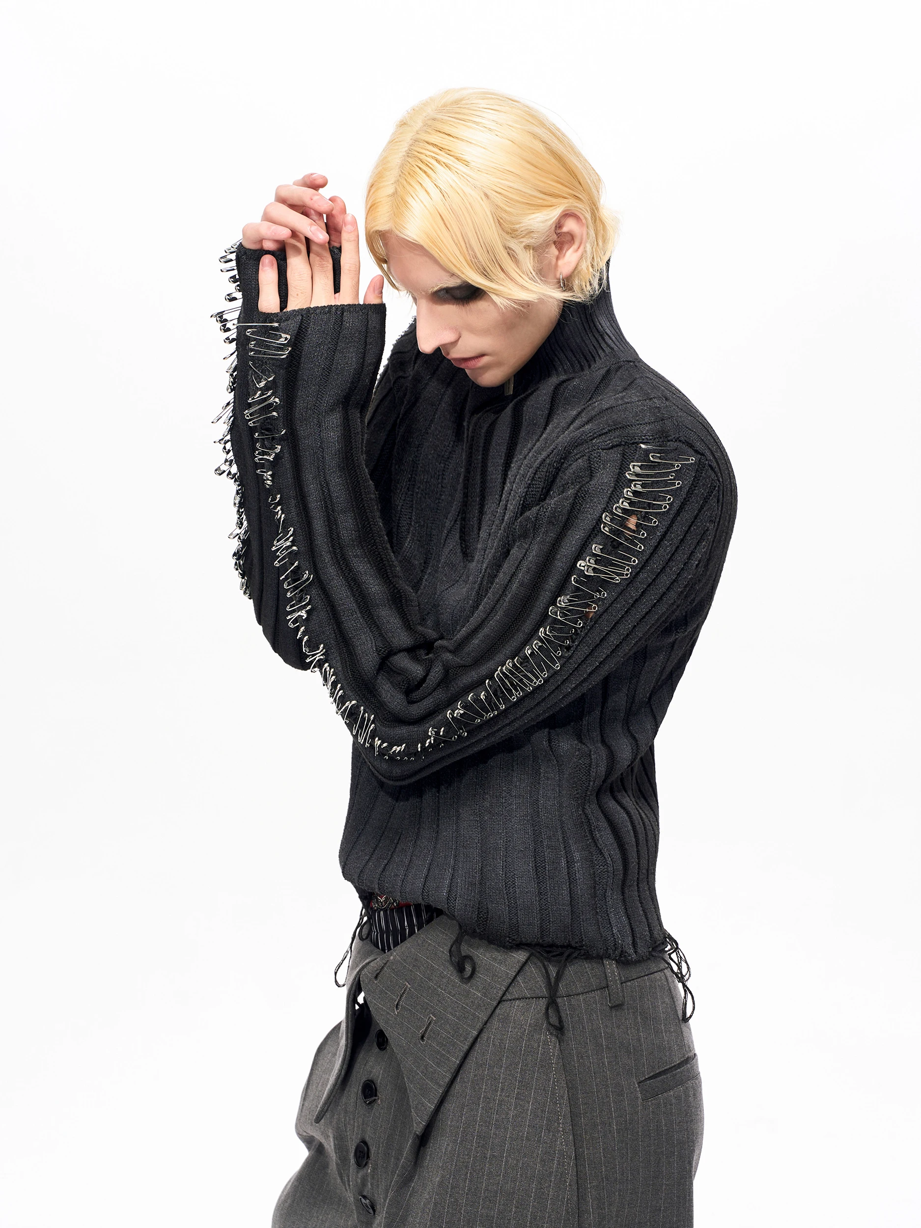 Fashion Pin Design Half Turtleneck Sweaters Men 2025 Autumn Winter New Stand Collar Knitwears Scarf Matching Knitted Sweaters