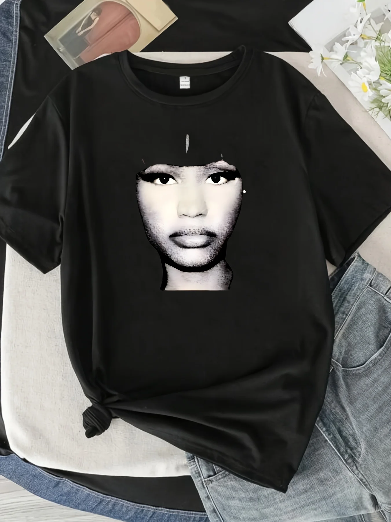 

Женская повседневная футболка с коротким рукавом и черно-белым геометрическим портретным принтом — летняя свободная посадка, средняя стрейч, машинная машина