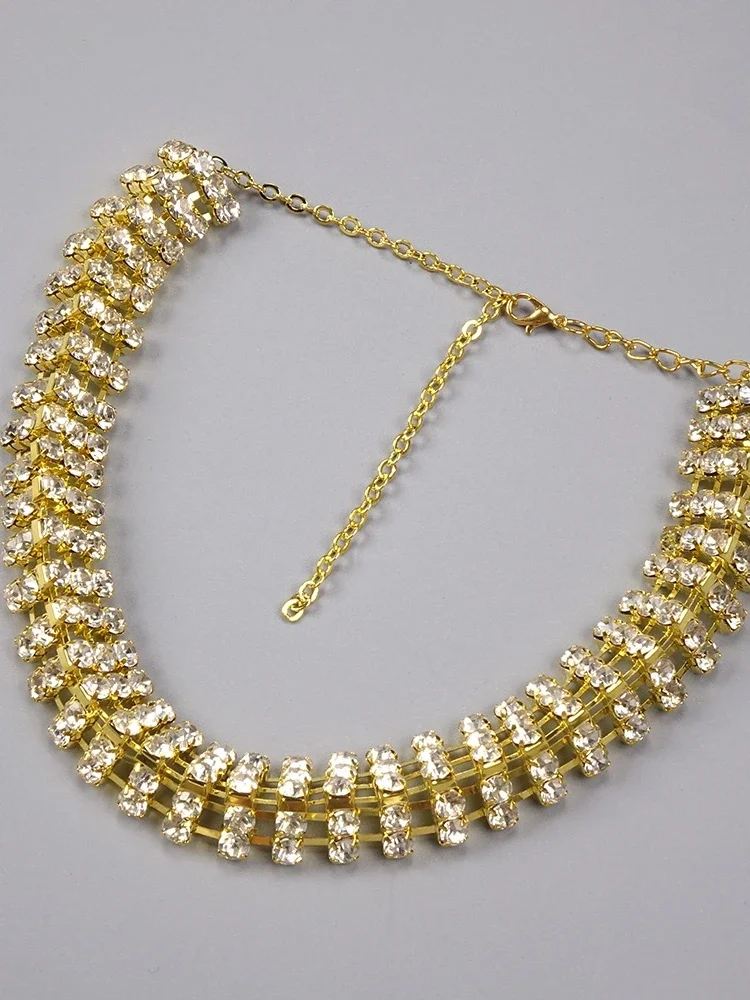 Sexy O cou manches longues voir à travers la robe en dentelle avec tour de cou femmes bleu évider pure Mini robes Cocktail robe de soirée