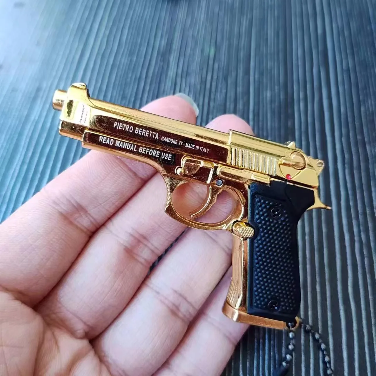 LLavero modelo de pistola de aleación desmontable 1:3 92f, pistola de juguete portátil, decoración de pistola falsa, colección de seguidores militares, regalo de fiesta y vacaciones