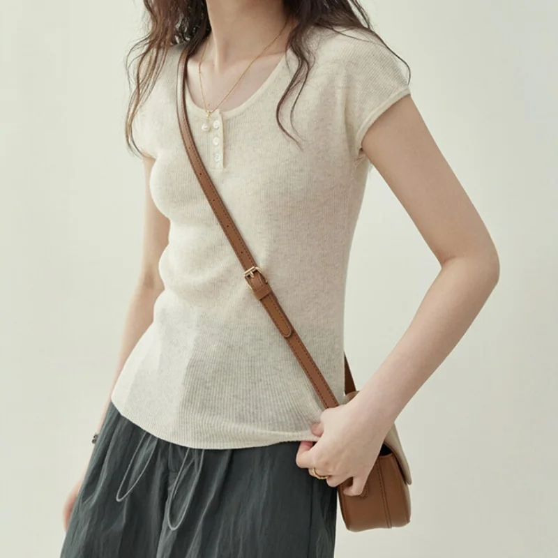 

Женский трикотажный топ в японском стиле с полуоткрытым воротником, приталенный, с короткими рукавами, универсальный летний топ для миниатюрных фигур.