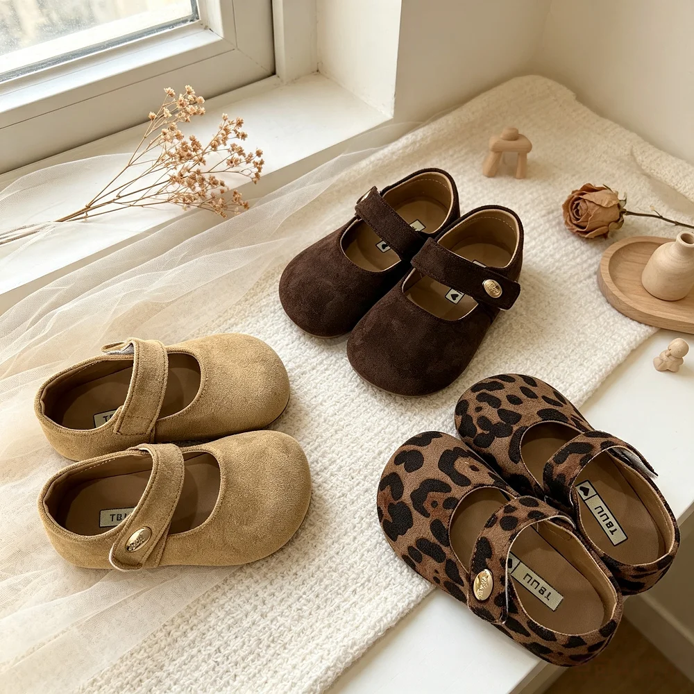 Mary Jane Schuhe aus Kunstwildleder für kleine Mädchen, einfarbig und mit Leopardenmuster, mit Klettverschluss, weiche, flache, lässige Kleiderschuhe – Detail 8