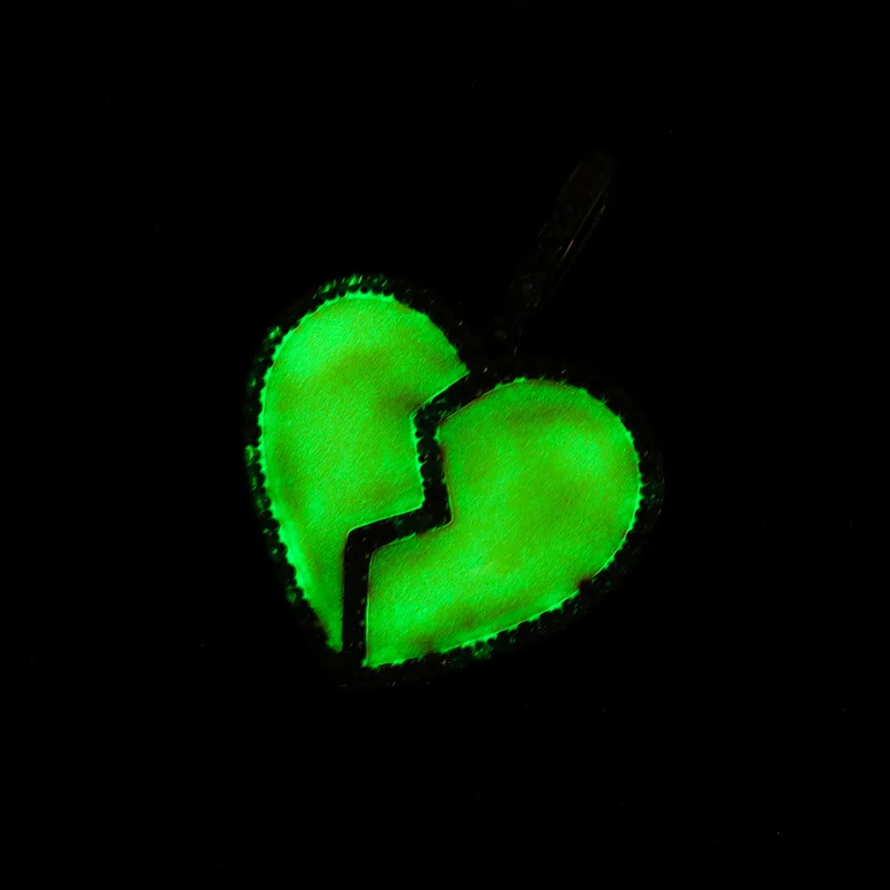 Hip Hop 5A+ CZ Stone Paved Bling Iced Out Luminous Broken Heart Pendants Necklace for Men Rapper Jewelry Drop Shipping Gift
