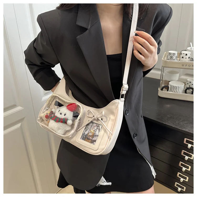 Vintage burgunderrote PU-Schultertasche mit transparenter Seitenfach-Optik, Unterarmtasche, Anime-Motiv-Fanartikel-Aufbewahrungstasche. – Detail 2