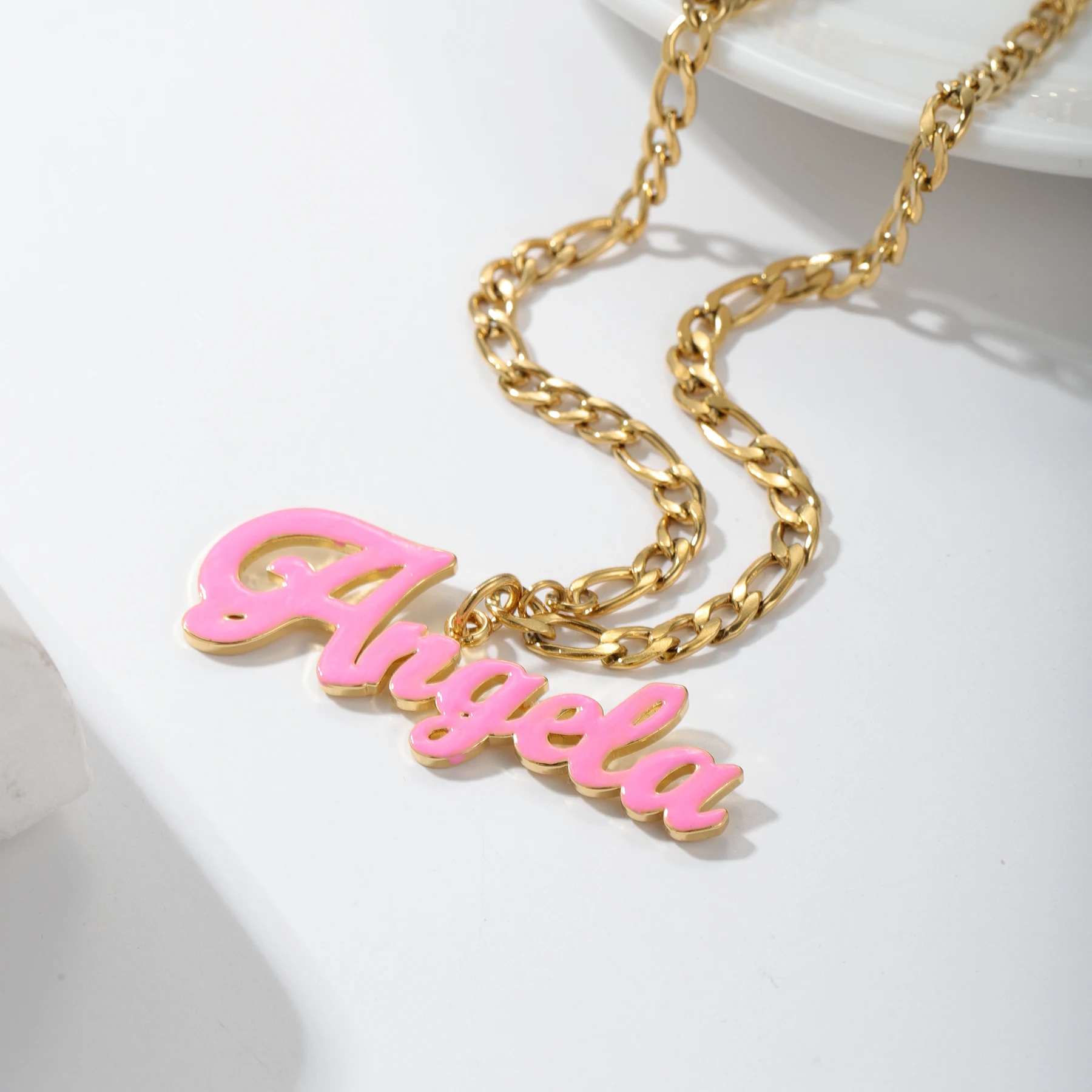 

Эмалированное ожерелье на заказ, персонализированное ожерелье из нержавеющей стали, 18-каратное позолоченное ожерелье Фигаро с именем, кулон, подарок для дочери для женщин