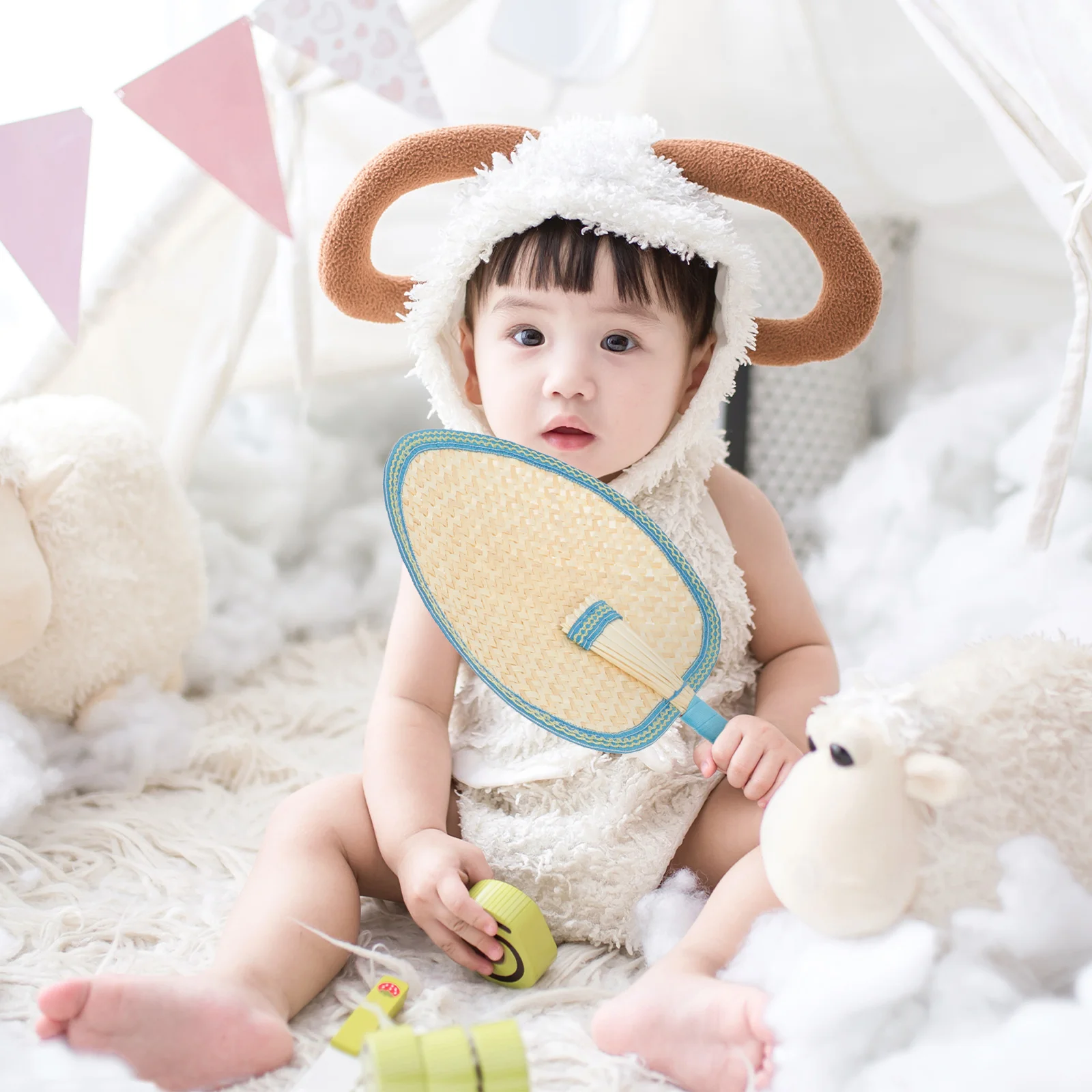 

Children Handheld Fan Manual Woven Rattan Beach Wedding Party Decorative Lightweight Portable Cool Room Accessories Hand