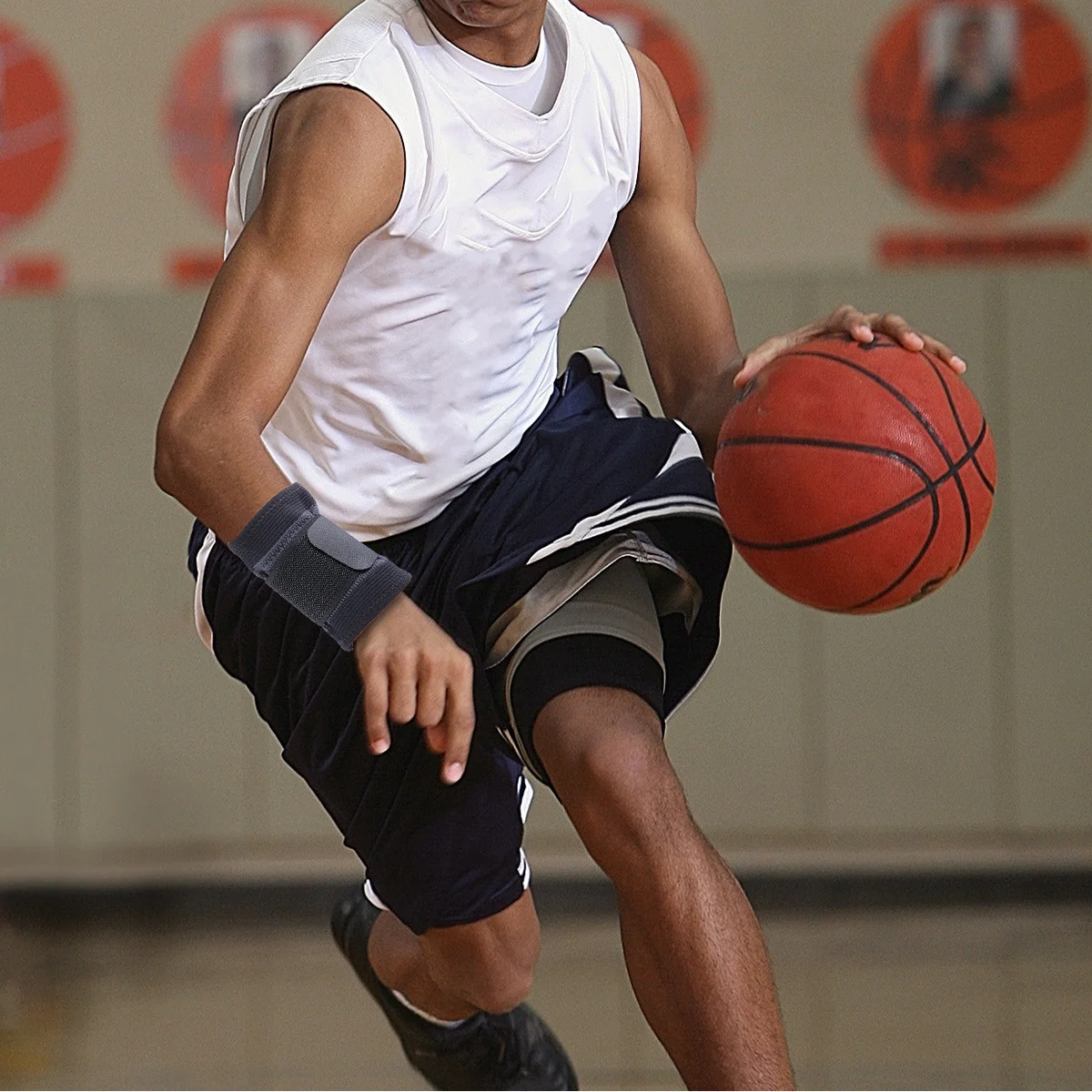 قطعتان من دعامة المعصم الرياضية القابلة للتعديل لدعم اللياقة البدنية والجري ودعم المعصم للتدريب في الهواء الطلق