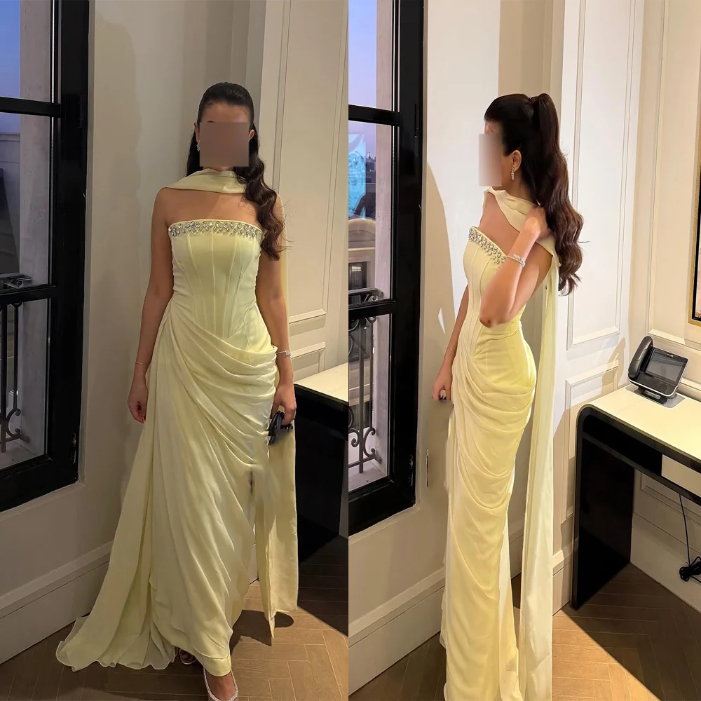 Personnalisation sans bretelles plissée gaine robe de bal saoudienne perlée dos nu longue robe de soirée longue dos nu en mousseline de soie robe de soirée