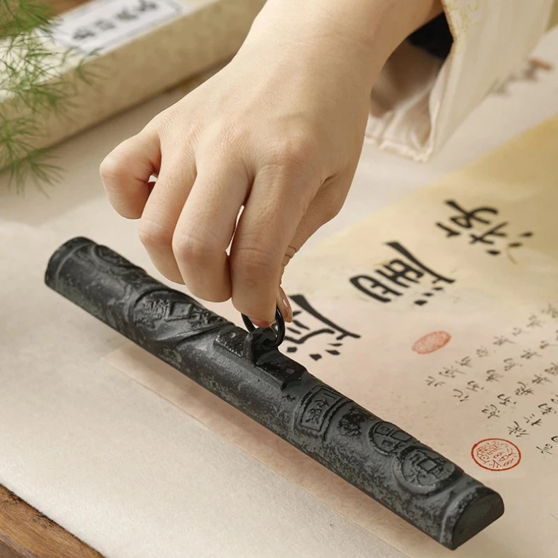Antique Style Cast Iron Paperweight Metal Calligraphy Weight Retro Desktop Decor Ornament Chinese Traditional Stationery Craft