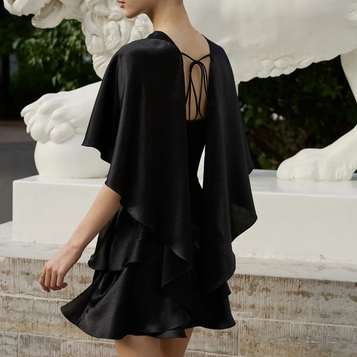 KWTX Partykleid, Mini, elegant, Ausschnitt, Krawatte, abgestufte Rüschen, Schleife, Damen, Büro, Arbeit, figurbetont, schlicht, schick, Frühling, Sommer