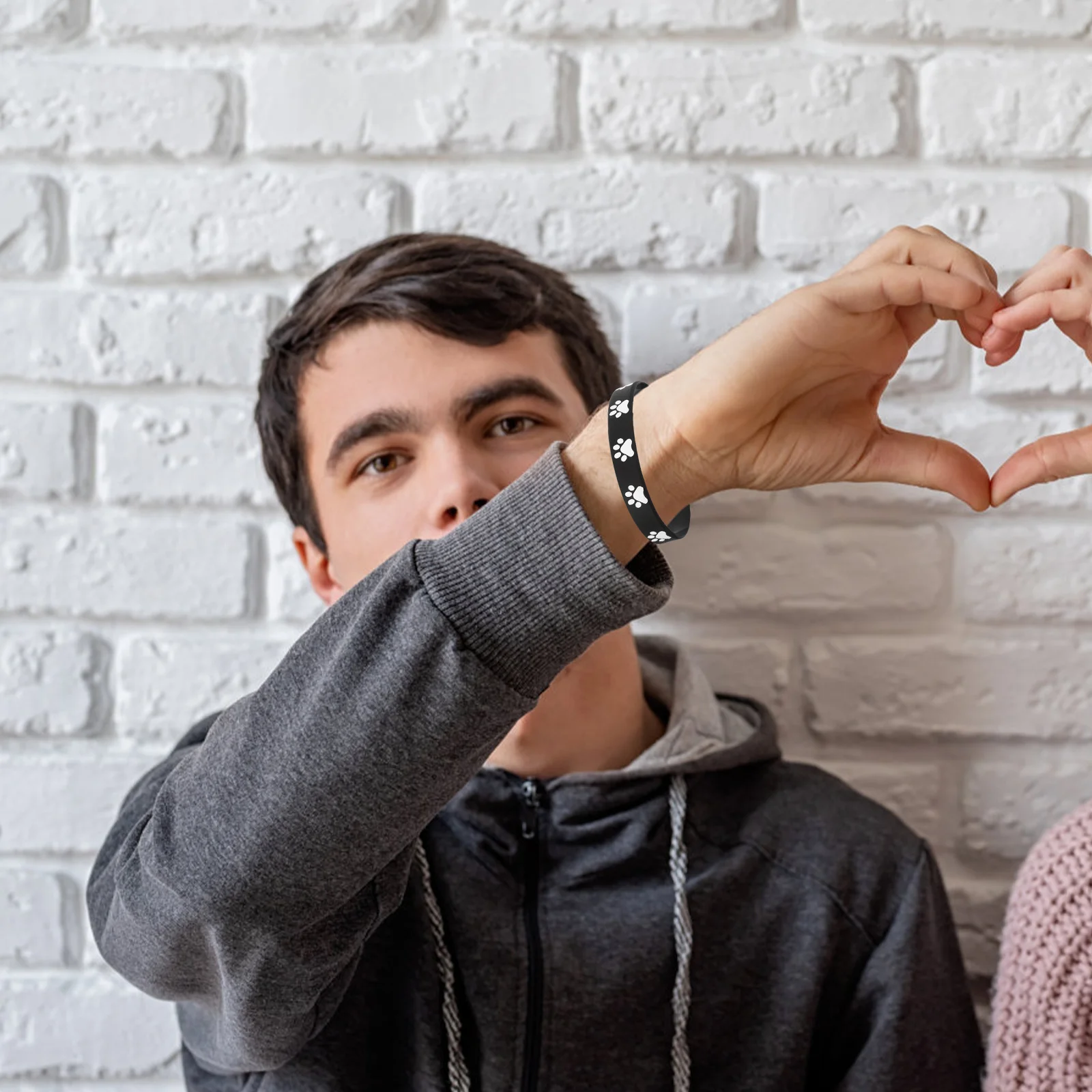 

48Pcs Rubber Paw Print Wristbands Multi Color Stretch Bracelets Birthday Party Supplies Paw Pattern Party Favors Accessories