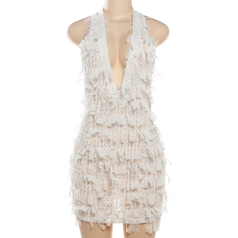 Sukienka bodycon koronkowa damska z odkrytymi plecami, bez pleców, odważna, wieczorowa, na imprezę, koktajlowa, elegancka, na specjalną okazję, dopasowana, tuba, elegancka, szykowna, seksowna, z charakterem.