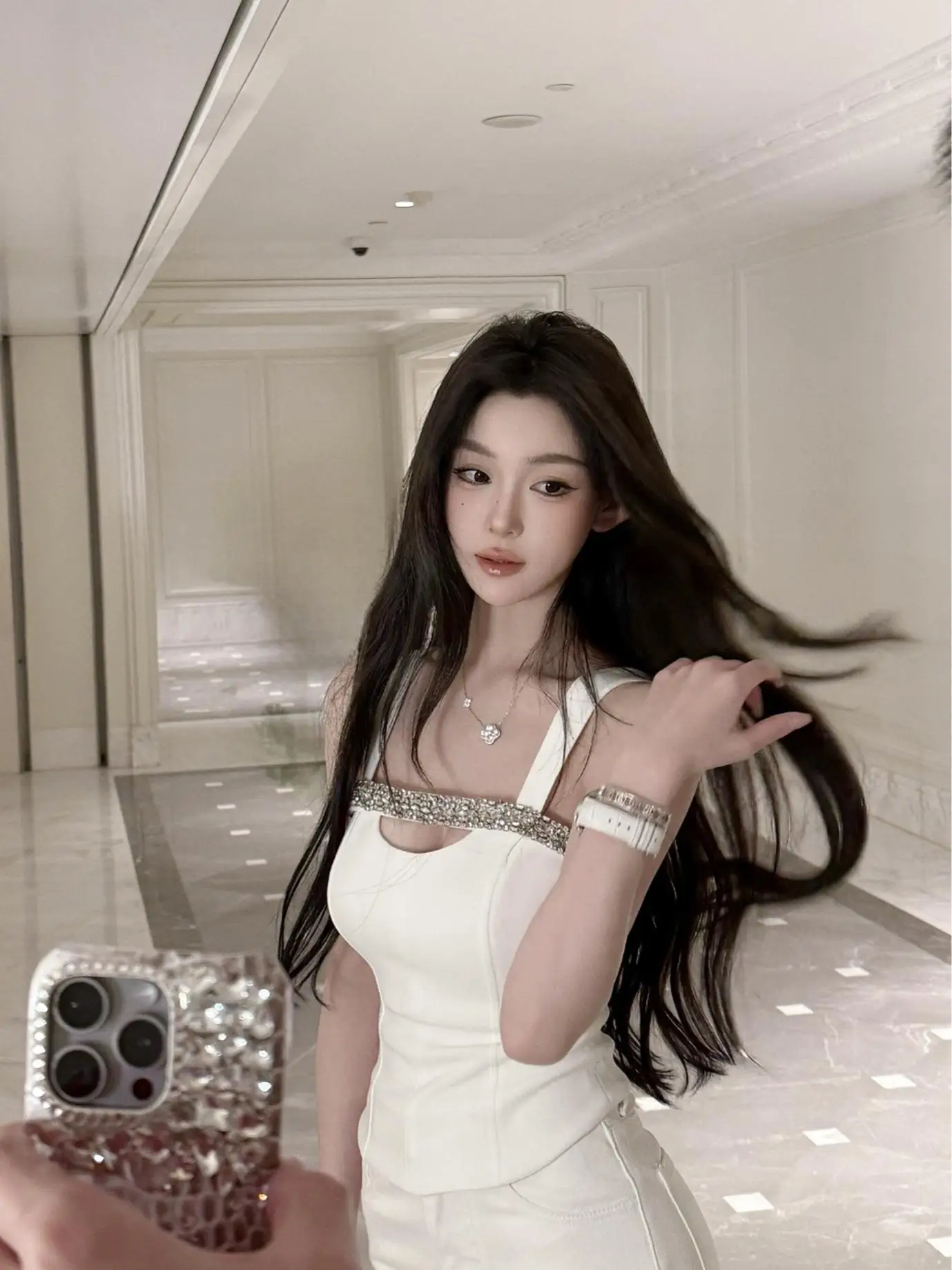 

Romantic Sle Sequin Base Csole Slimming Hollow out Design Women's Vest Top Polyester Fabric Original Design Inner Wear