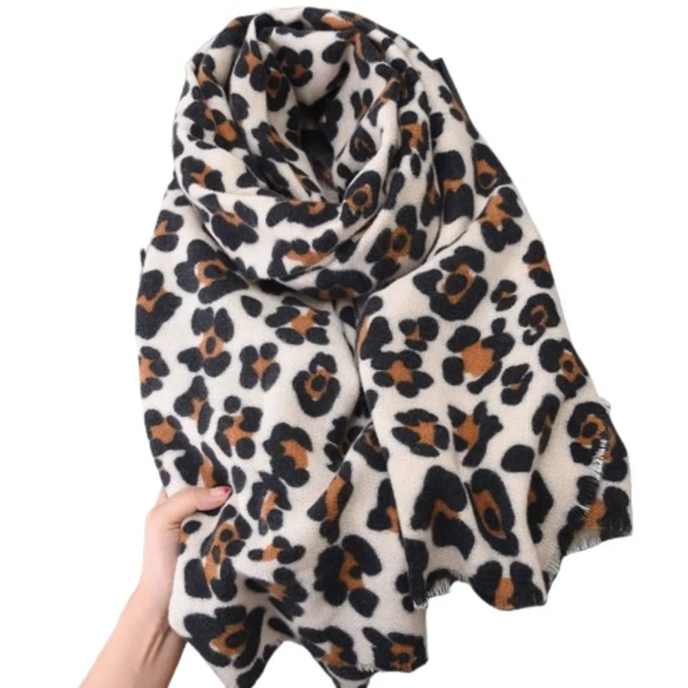 

Retro Tassel Leopard Print Scarf Wool Thicken Foulard Tassel Muffler Korean Style Plush Luxury Pashmina Scar Girl