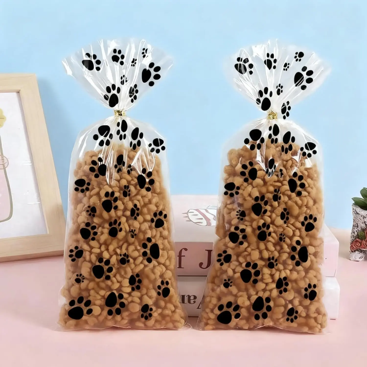 

Paw Print Gift Bags, Cellophane Bag with Sturdy Gold Twist Ties, Resealable Bag for Picnic Snacks Cookies Dog Treat Bags (Black)