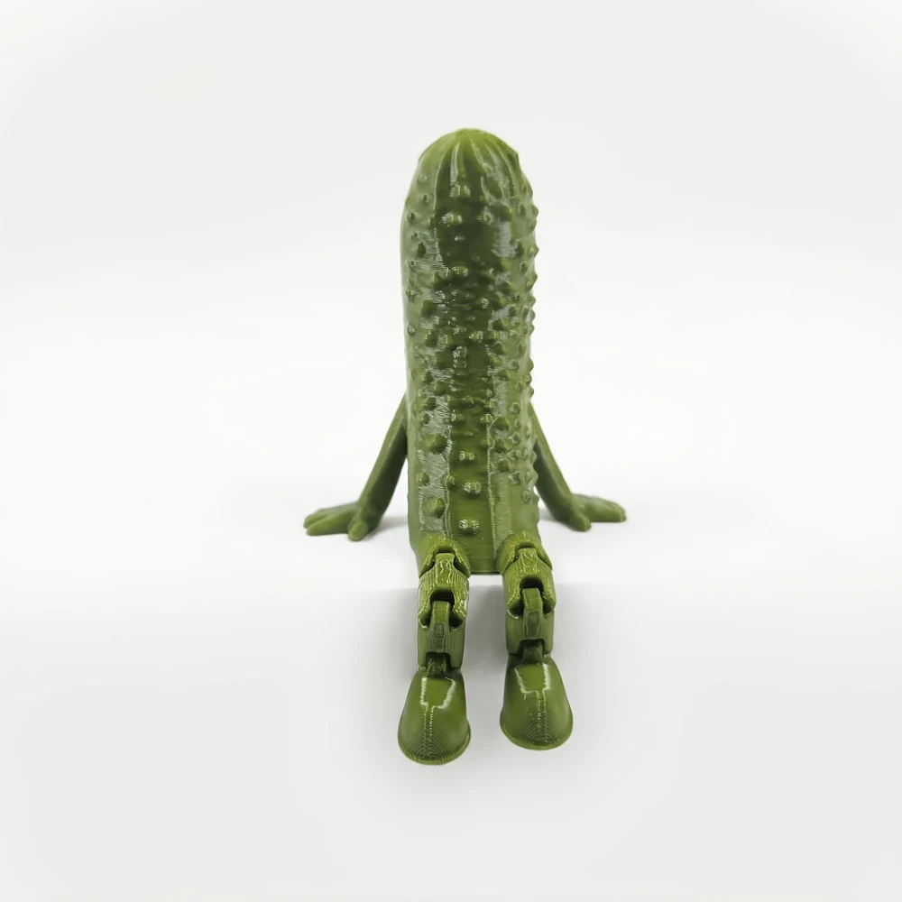 Linda Estatuilla de Pepinillo Sentado, Divertida Decoración de Escritorio y Compañero de Oficina para el Hogar, Mini Figura Creativa