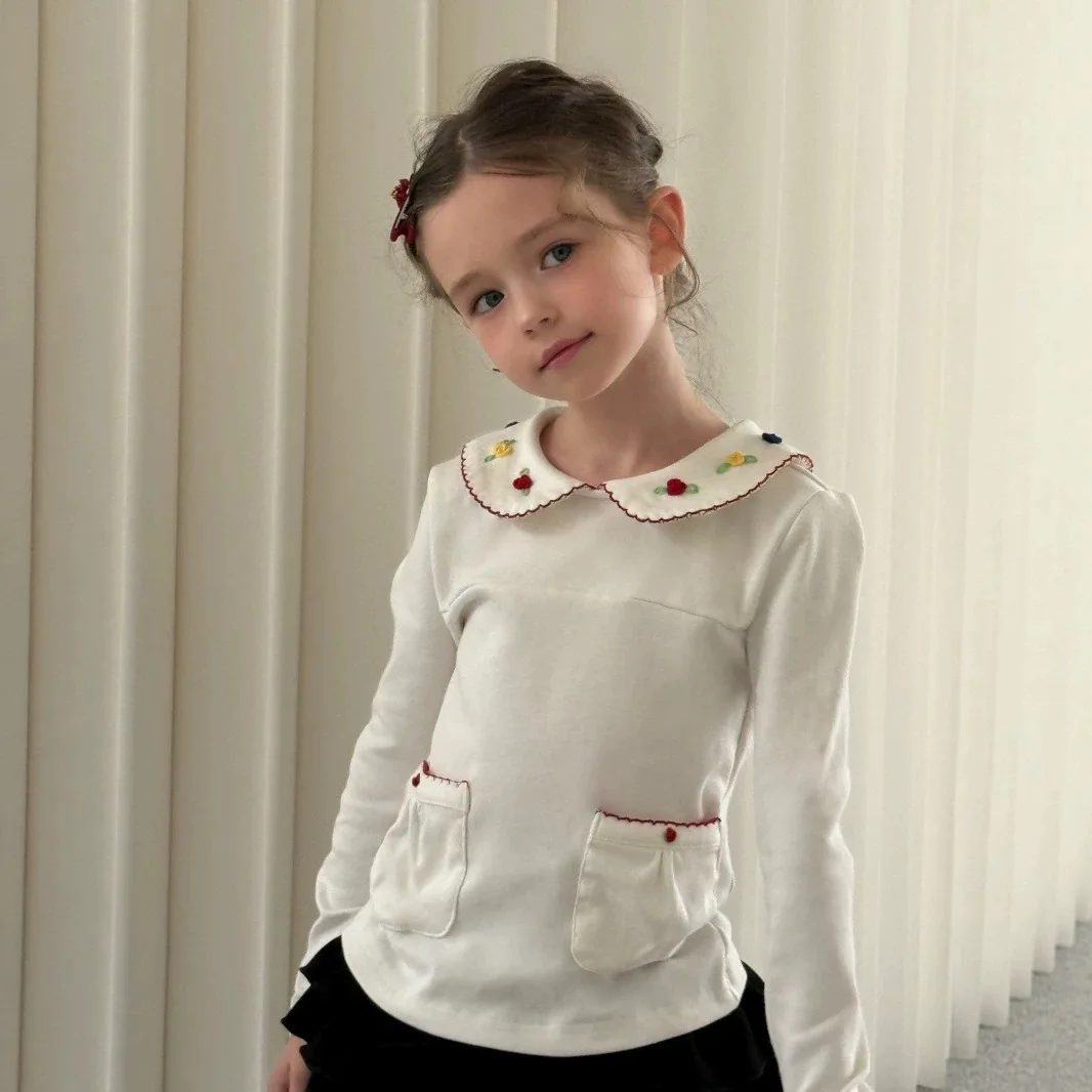 2026 Autumn Winter Girls' Retro Peter Pan Collar Hand Embroidered Long Sleeve Bottom Shirt Sweet Knitted Top for Girls