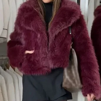 متوفر لقطة حقيقية - معطف فرو قطيفة قصير لخريف وشتاء 2025 عبر الحدود الأكثر مبيعًا وطية صدر أنيقة باللون العنابي #1