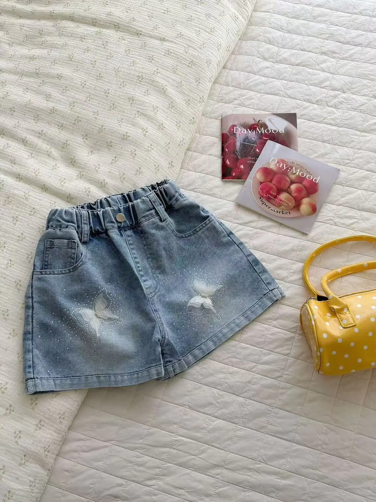 

2026 Summer Girls Thin Denim Shorts Butterfly Rhinestone Decor Casual Hot Pants for 90-160cm