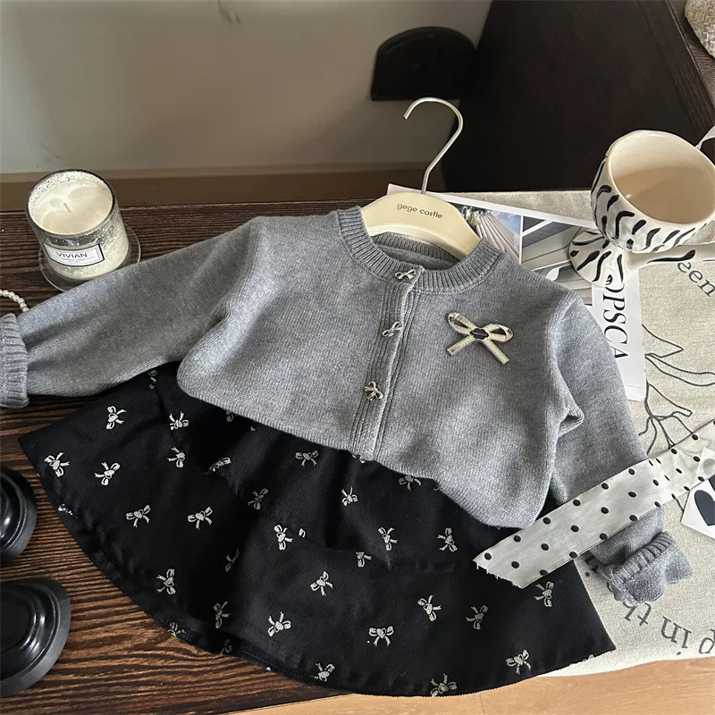 Girls Suits 2024 Autumn New Childrens Wear Baby Girls Bowknot Sweater Knitted Cardigan Style Cashmere Culottes Two-piece Set