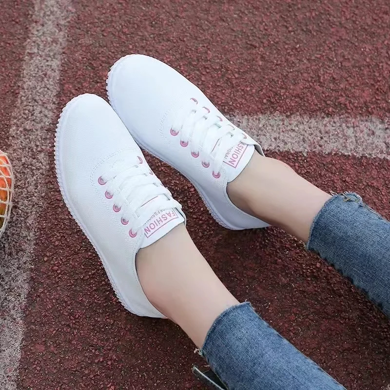 Baskets décontractées respirantes pour femmes, chaussures plates blanches, mode printemps, été, 2024